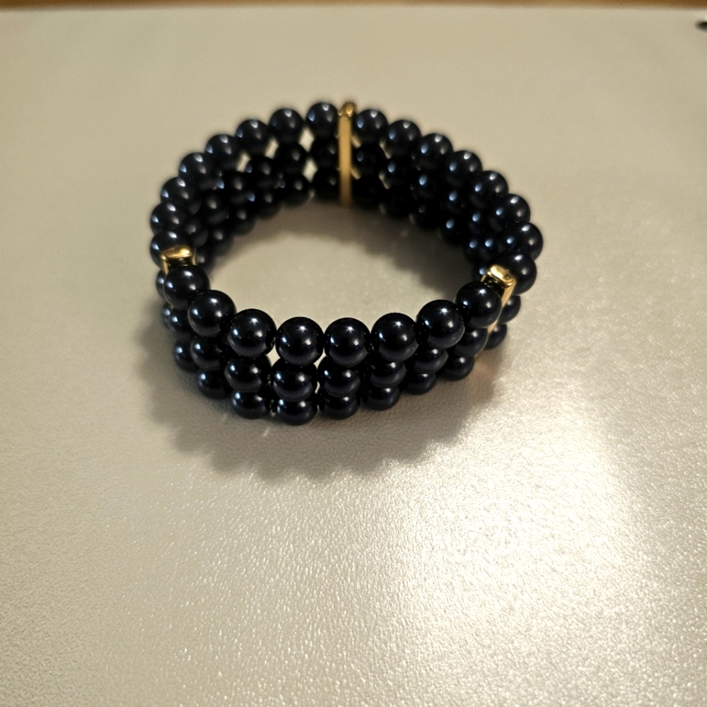 Elegant Black Beaded Bracelet